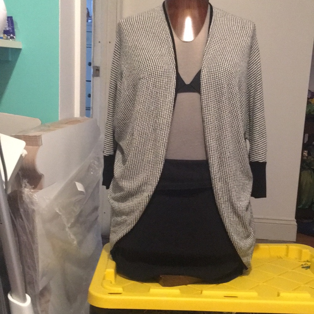 Shawl - Picture 2 of 2